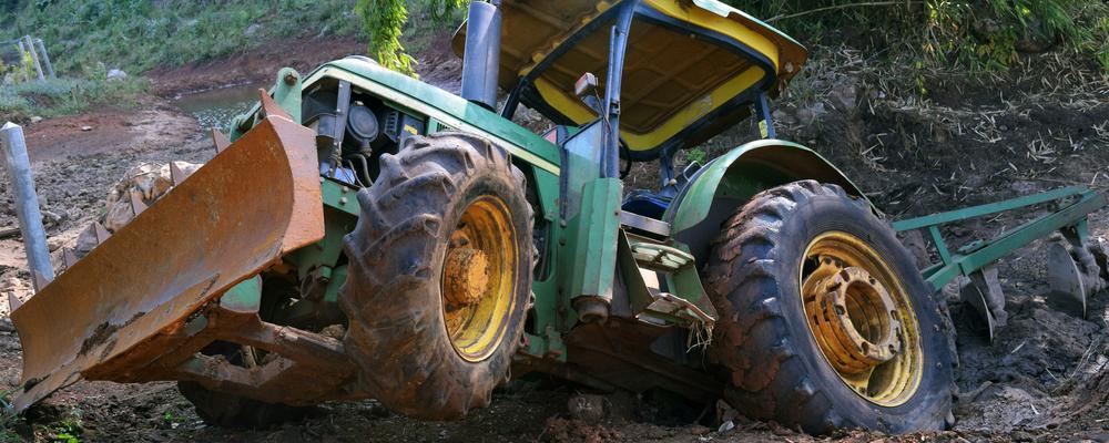 Macomb tractor injury lawyer for rollovers and collisions