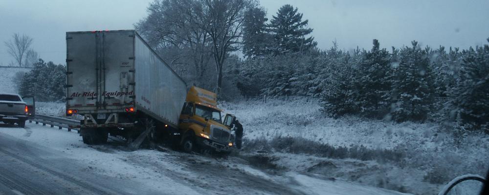 McDonough County truck jackknife and rollover accident lawyer